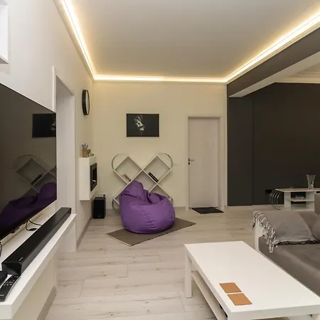 Degraf Stylish Downtown Gallery Apartman *